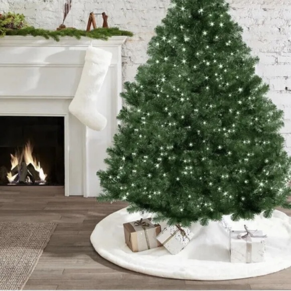 UGG Other - UGG Karina Faux Fur Plush White Christmas Tree Skirt 54 Round NWT